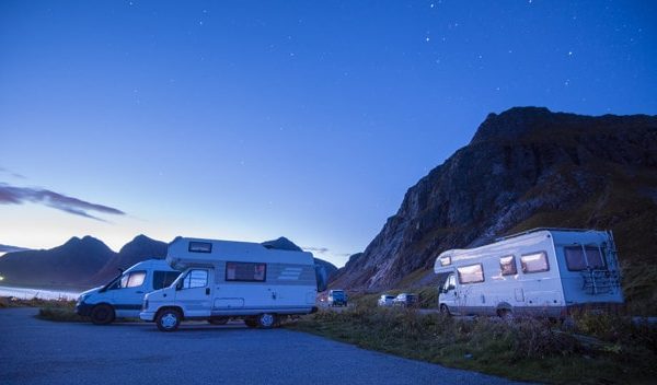 Las multas más comunes al viajar con caravana - karavan.es